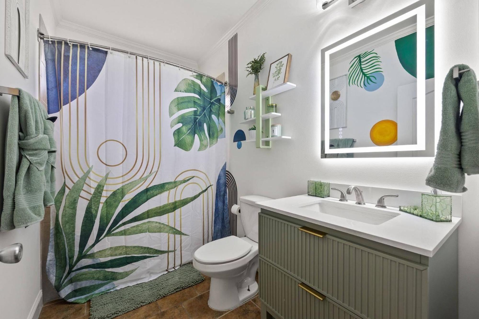Holiday home Charming Boho Getaway -near Downtown- Sleeps 10 *